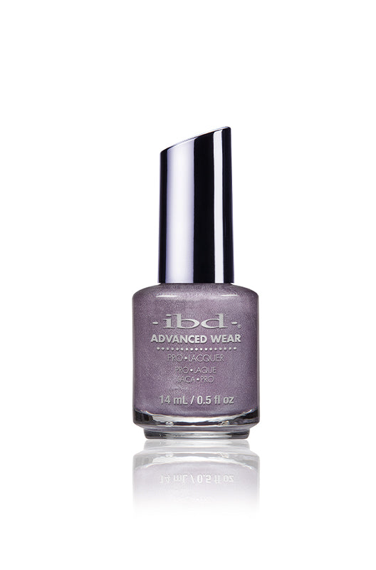 IBD Advanced Wear polish in Amethyst Surprise, a metallic lilac shimmer that radiates soft glamour and shine.