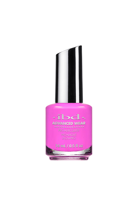 ibd Advanced Wear Chic to Chic nail polish in a 0.5 ounce glass bottle with brush cap