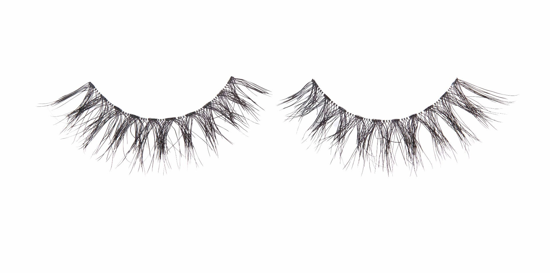 A pair of Ardell Textureyes Lash 577 showing its medium volume & length & slightly flared shape that elongates at the corner