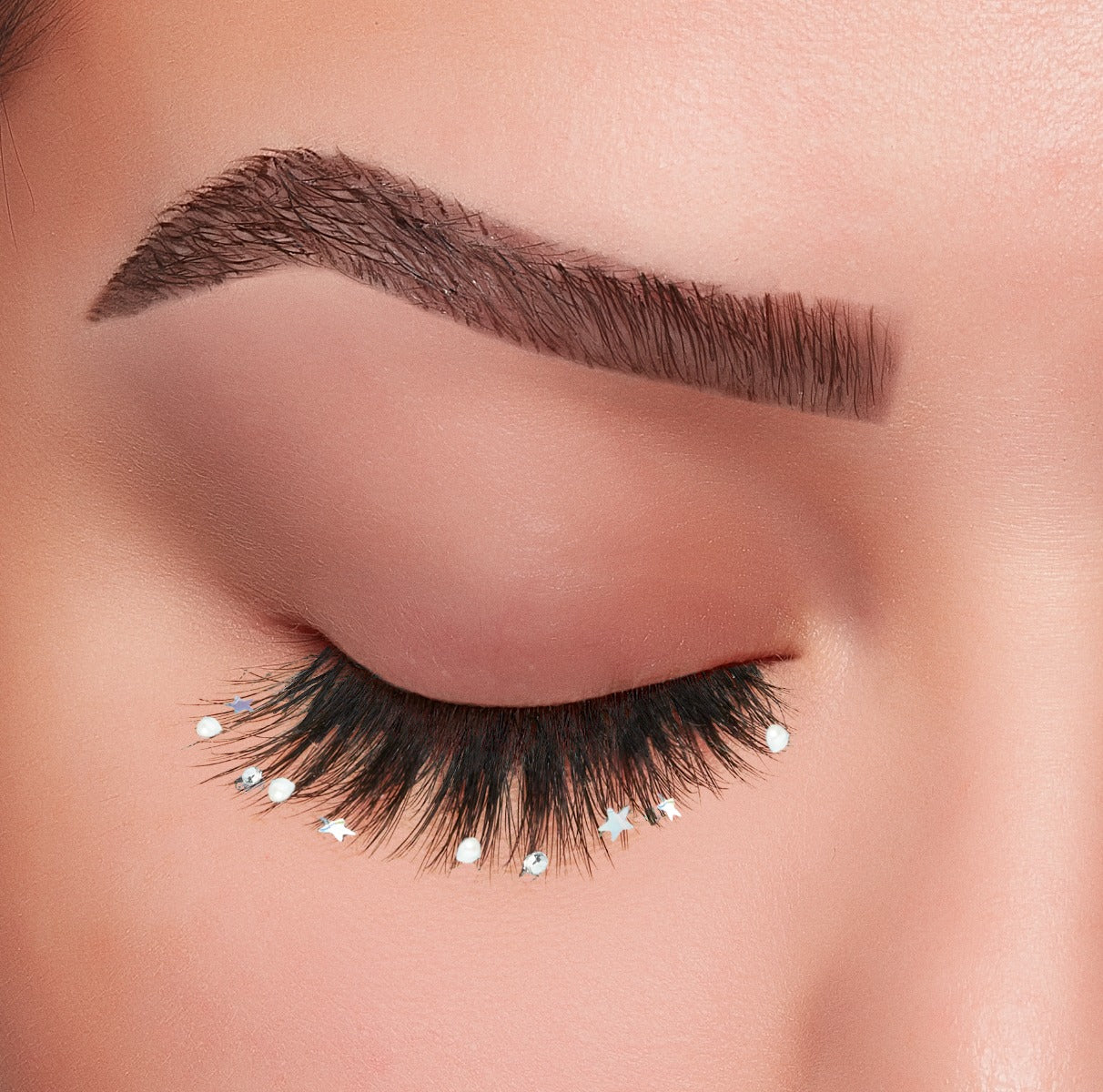 Closed eye view with Winks Dare to Dazzle 222 lashes one