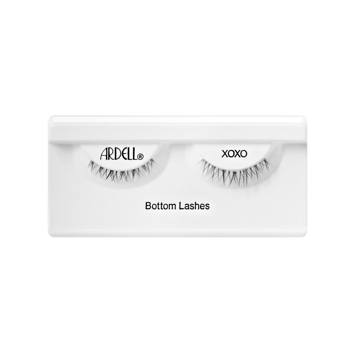 1 pair of lashes on tray 
